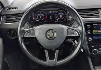 Подержанный автомобиль Skoda Octavia Liftback 2019 года (22 фото)