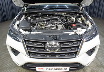 Подержанный автомобиль Toyota Fortuner 2021 года (9 фото)