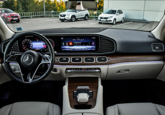 Подержанный автомобиль Mercedes-Benz GLE 2023 года (11 фото)