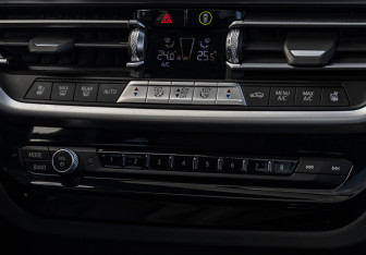 Подержанный автомобиль BMW X3 2023 года (17 фото)