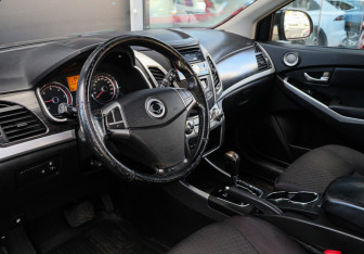 Подержанный автомобиль SsangYong Actyon 2014 года (12 фото)