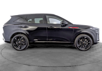 Подержанный автомобиль Hongqi HS3 2024 года (4 фото)