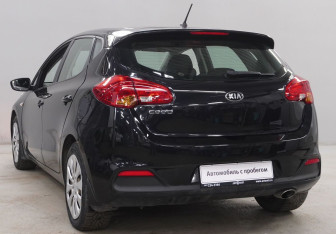 Подержанный автомобиль Kia Ceed Hatchback 2013 года (7 фото)