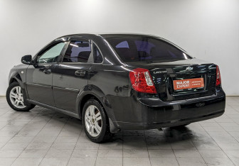 Подержанный автомобиль Chevrolet Lacetti Sedan 2012 года (7 фото)