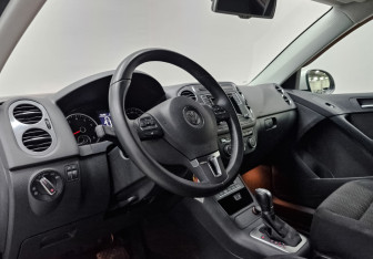 Подержанный автомобиль Volkswagen Tiguan 2016 года (15 фото)