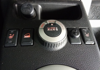 Подержанный автомобиль Nissan X-Trail 2008 года (15 фото)