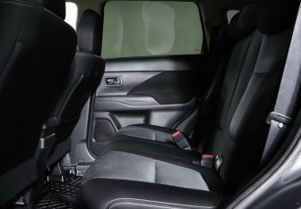 Подержанный автомобиль Mitsubishi Outlander 2017 года (23 фото)
