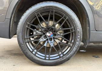 Подержанный автомобиль BMW X6 2015 года (17 фото)