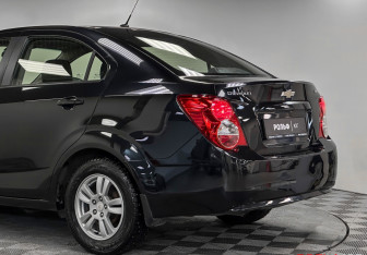 Подержанный автомобиль Chevrolet Aveo Sedan 2012 года (22 фото)