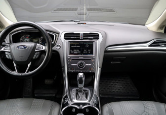 Подержанный автомобиль Ford Mondeo Sedan 2016 года (11 фото)