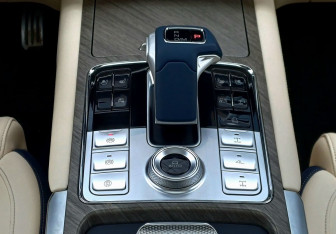 Подержанный автомобиль Tank 500 2023 года (17 фото)