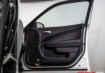 Подержанный автомобиль Dodge Charger Sedan 2017 года (8 фото)