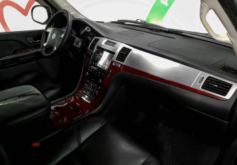 Подержанный автомобиль Cadillac Escalade Suv 2008 года (9 фото)