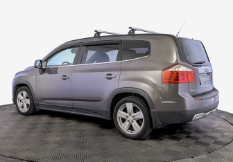 Подержанный автомобиль Chevrolet Orlando 2012 года (7 фото)
