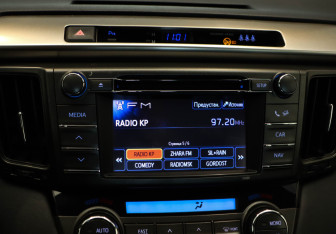 Подержанный автомобиль Toyota RAV4 2012 года (19 фото)
