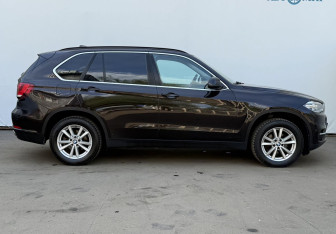 Подержанный автомобиль BMW X5 2015 года (4 фото)
