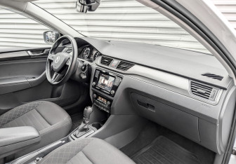 Подержанный автомобиль Skoda Rapid Liftback 2017 года (11 фото)