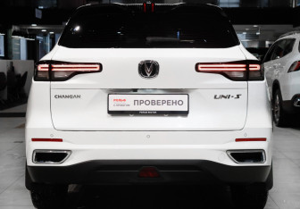 Подержанный автомобиль Changan UNI-S 2024 года (5 фото)