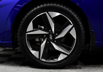 Подержанный автомобиль Hyundai Elantra Sedan 2020 года (6 фото)