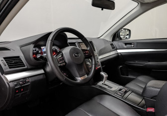 Подержанный автомобиль Subaru Outback Wagon 2012 года (15 фото)