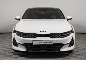 Подержанный автомобиль Kia K5 2021 года (2 фото)