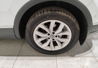 Подержанный автомобиль Volkswagen Tiguan 2017 года (12 фото)