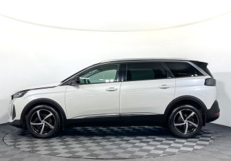 Подержанный автомобиль Peugeot 5008 Suv 2021 года (8 фото)