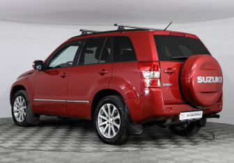 Подержанный автомобиль Suzuki Grand Vitara 2012 года (4 фото)
