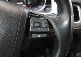 Подержанный автомобиль Volkswagen Touareg 2013 года (17 фото)