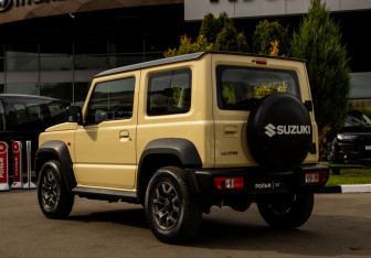 Подержанный автомобиль Suzuki Jimny 2020 года (5 фото)