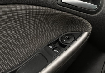 Подержанный автомобиль Ford Focus Sedan 2012 года (11 фото)