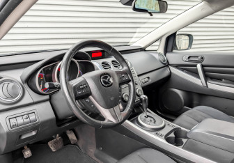 Подержанный автомобиль Mazda CX-7 2010 года (18 фото)