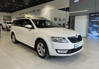 Подержанный автомобиль Skoda Octavia Wagon 2014 года (3 фото)