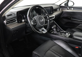 Подержанный автомобиль Kia K5 2020 года (9 фото)