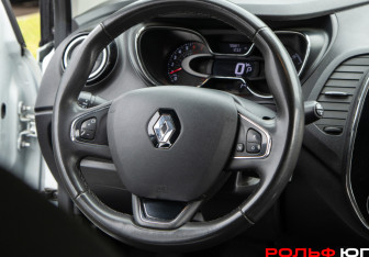 Подержанный автомобиль Renault Kaptur 2017 года (11 фото)