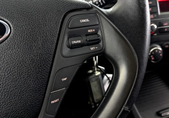 Подержанный автомобиль Kia Cerato Sedan 2015 года (27 фото)