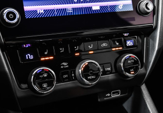 Подержанный автомобиль Skoda Octavia Liftback 2018 года (16 фото)