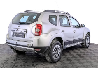 Подержанный автомобиль Renault Duster 2015 года (5 фото)