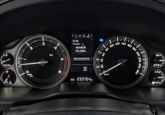 Подержанный автомобиль Toyota Land Cruiser Suv 2018 года (16 фото)