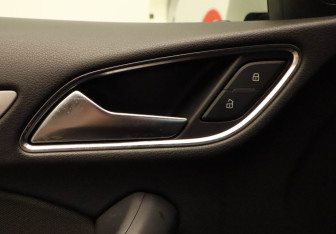 Подержанный автомобиль Audi Q3 2013 года (14 фото)