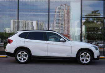 Подержанный автомобиль BMW X1 2013 года (4 фото)
