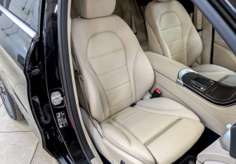 Подержанный автомобиль Mercedes-Benz GLC Coupe 2021 года (23 фото)