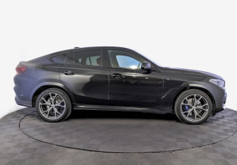 Подержанный автомобиль BMW X6 2020 года (4 фото)