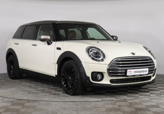 Подержанный автомобиль MINI Clubman Wagon 2021 года (3 фото)