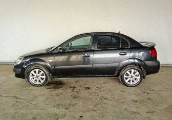 Подержанный автомобиль Kia Rio Sedan 2007 года (4 фото)