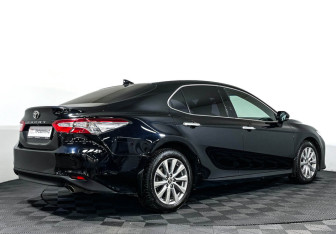 Подержанный автомобиль Toyota Camry Sedan 2018 года (5 фото)