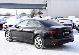 Подержанный автомобиль Audi A4 Sedan 2019 года (7 фото)
