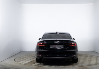 Подержанный автомобиль Audi A5 Coupe 2018 года (6 фото)