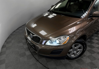Подержанный автомобиль Volvo XC60 2011 года (21 фото)