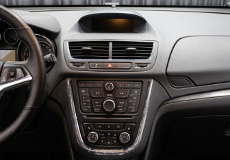 Подержанный автомобиль Opel Mokka 2013 года (15 фото)